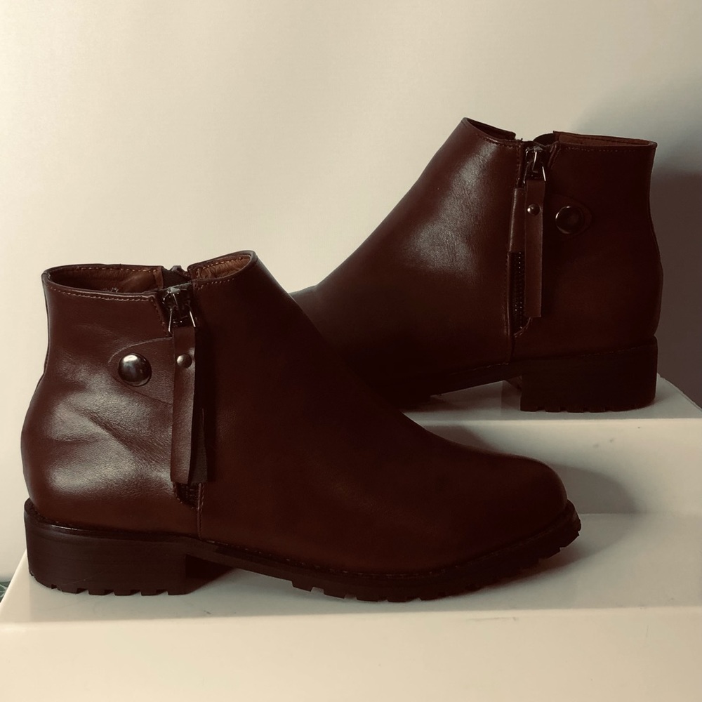 Stilla Brand New Brown Boots NWOT